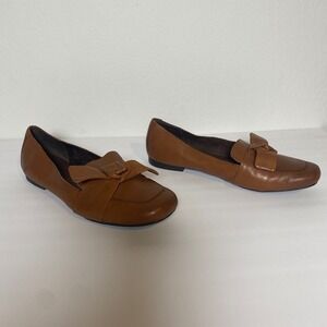 Born Brown Leather Flats Women 10M Bow Accent Slip On Loafers Minimalist Comfort